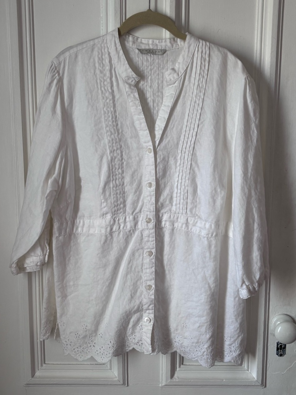 Tweeds Woman’s Linen White 3/4 Sleeve Scalloped Hem Button Front Blouse 2X